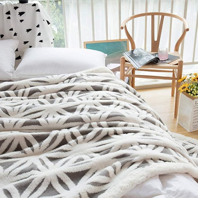 LOMAO Sherpa Fleece Blanket for Mom Cozy Soft Throw Blanket for Women Men - Image 4