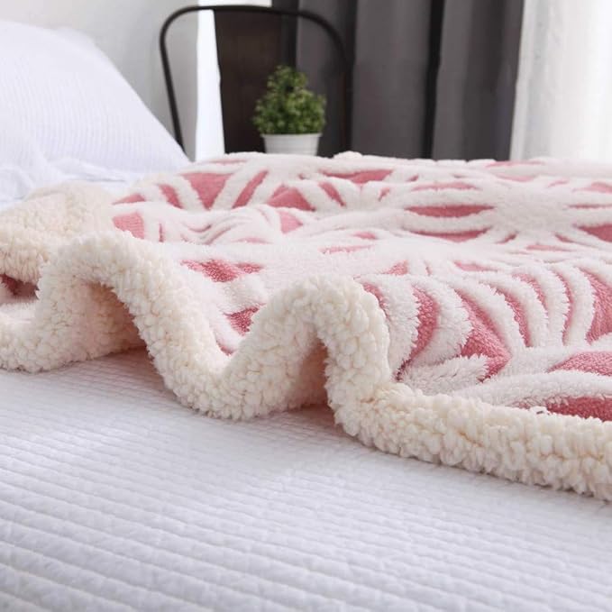 LOMAO Sherpa Fleece Blanket for Mom Cozy Soft Throw Blanket for Women Men - Image 5