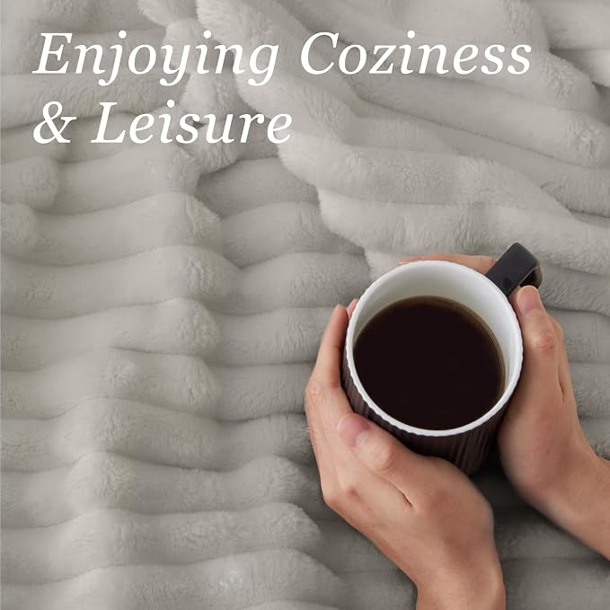 BEDELITE Blankets Queen Size for Bed, 300GSM Soft & Warm Fleece Blanket - Image 5
