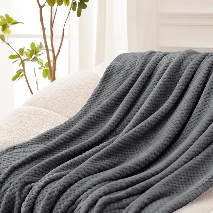 Exclusivo Mezcla Fleece Bed Blanket Twin Size, Super Soft and Warm Blankets - Image 5