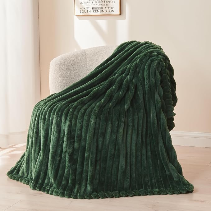 NEWCOSPLAY Super Soft King Blanket Dark Green Premium Silky Flannel Fleece 3D - Image 9