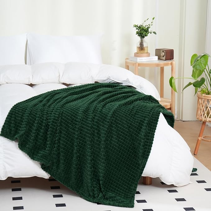 Puncuntex Green Throw Blanket 50"×60" Decorations Fleece Super Soft Plush Fuzzy - Image 3