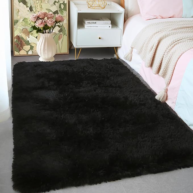 KICHOWUA 3x5 Black Fluffy Shag Rug by KICHOWUA
