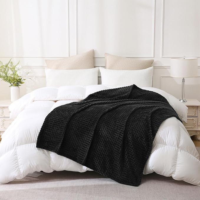 Puncuntex Flannel Fleece Throw Blanket Black 60"×80", Super Soft Plush Cozy - Image 3