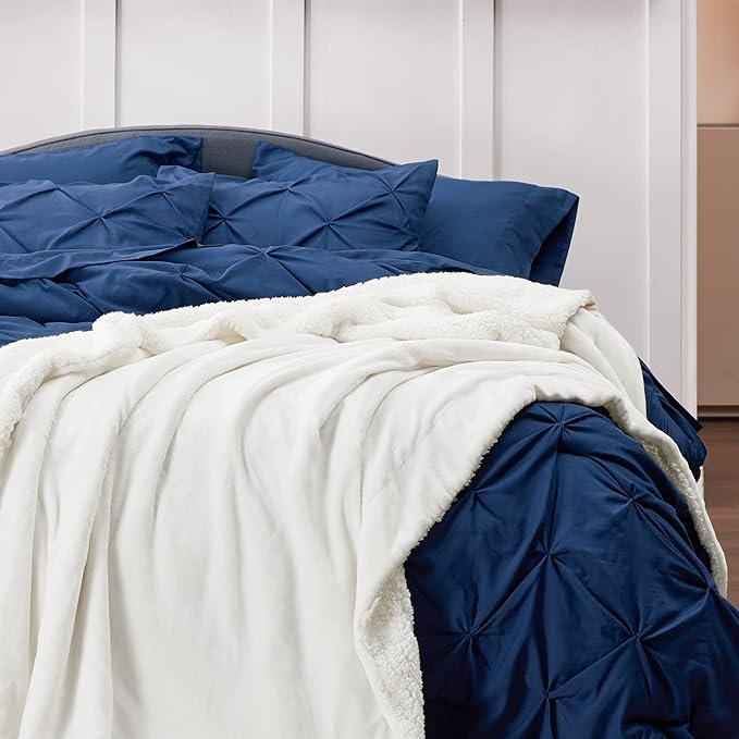 Bedsure GentleSoft Sherpa Fleece Throw Blanket - Image 4