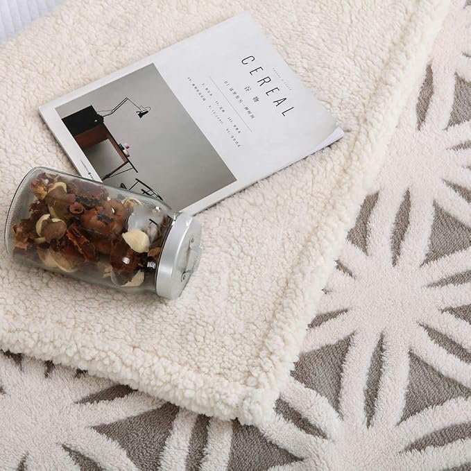 LOMAO Sherpa Fleece Blanket for Mom Cozy Soft Throw Blanket for Women Men - Image 6
