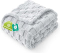 Utopia Bedding Cool Grey Checkered Fleece Twin Blanket by UTOPIABEDDING