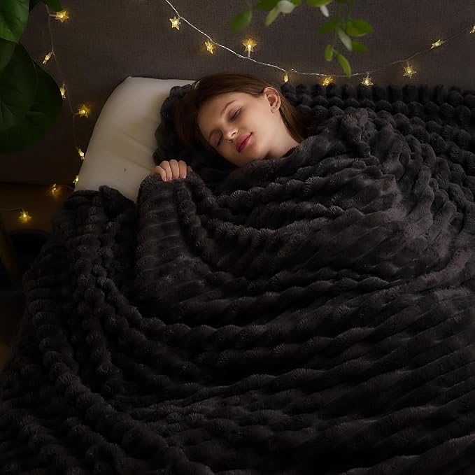 NEWCOSPLAY Super Soft Queen Blanket Grey Premium Silky Flannel Fleece 3D Ribbed - Image 2