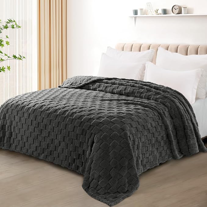Exclusivo Mezcla King Size Flannel Fleece Blanket, Super Soft and Warm - Image 2