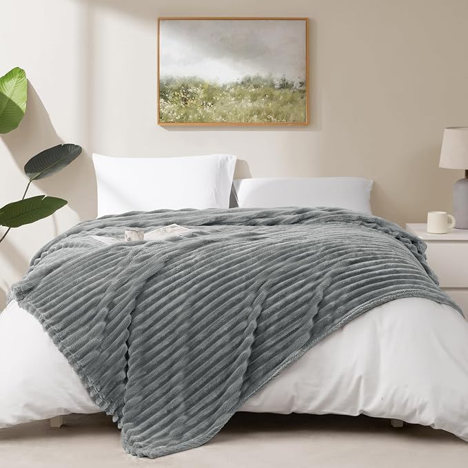 HIMEET Grey Ribbed Twin Blanket - Image 7