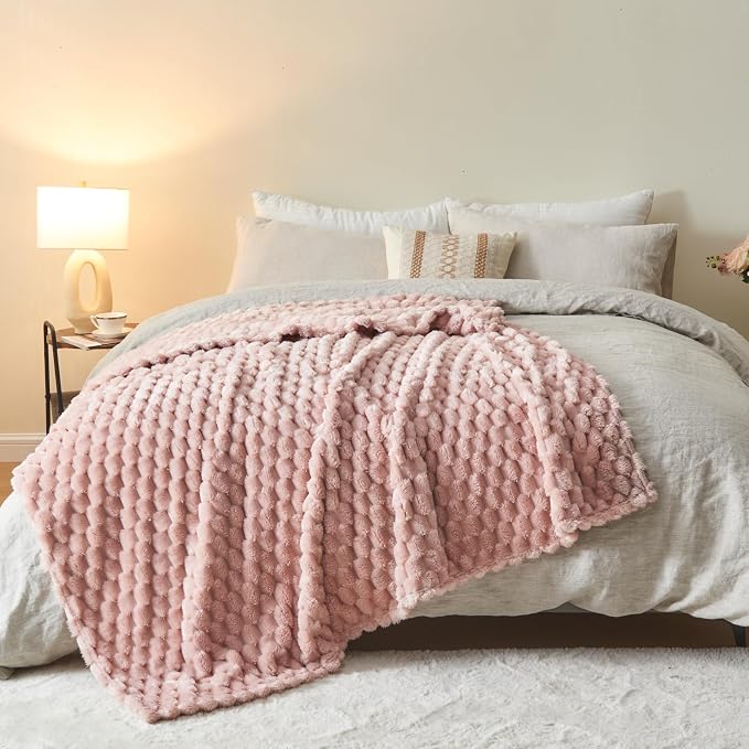 NEWCOSPLAY Super Soft Throw Blanket Pink Premium Silky Flannel Fleece 3D Clouds - Image 9