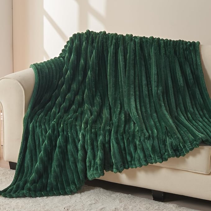NEWCOSPLAY Super Soft Throw Blanket Dark Green Premium Silky Flannel Fleece 3D - Image 3
