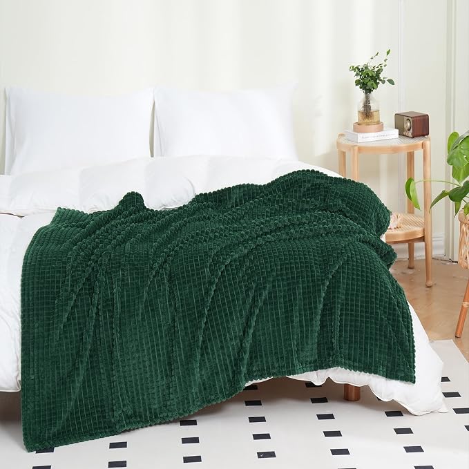 Puncuntex Flannel Fleece Throw Blanket Dark Green 108"×90", Super Soft Plush by Puncuntex