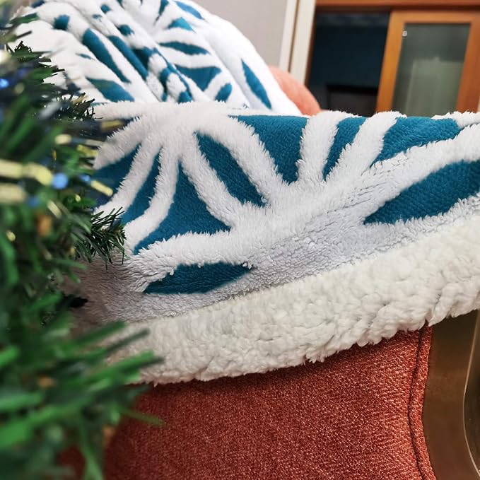 LOMAO Sherpa Fleece Blanket Fuzzy Soft Throw Blanket Dual Sided Blanket - Image 3