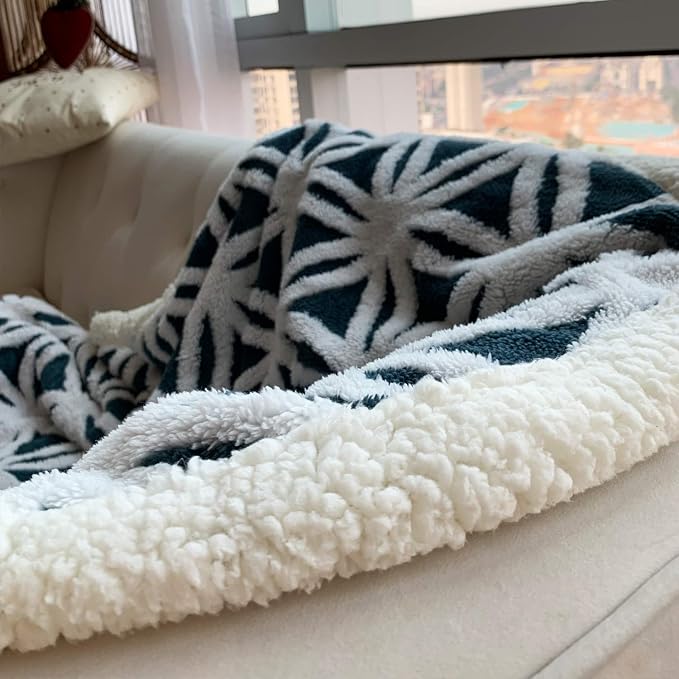 LOMAO Sherpa Fleece Blanket for Mom Cozy Soft Throw Blanket for Women Men - Image 3
