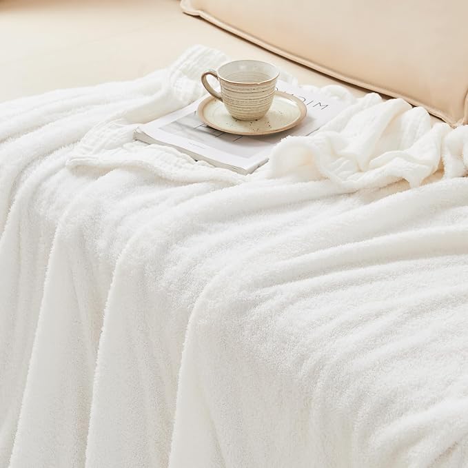 EMME White Throw Blanket Muslin and Fleece Blanket - Image 5