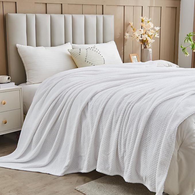 NEWCOSPLAY Super Soft Throw Blanket White Premium Silky Flannel Fleece Leaves - Image 9