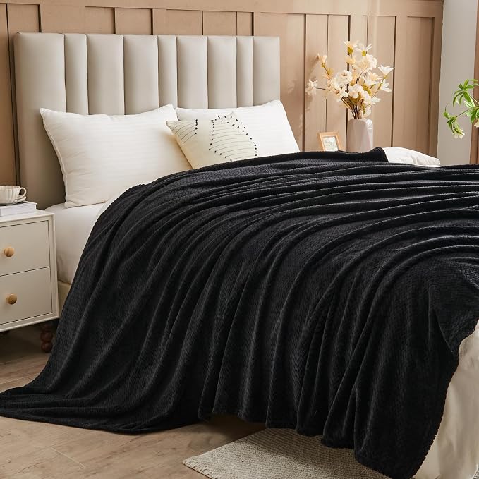 NEWCOSPLAY Super Soft King Blanket Black Premium Silky Flannel Fleece Leaves - Image 4