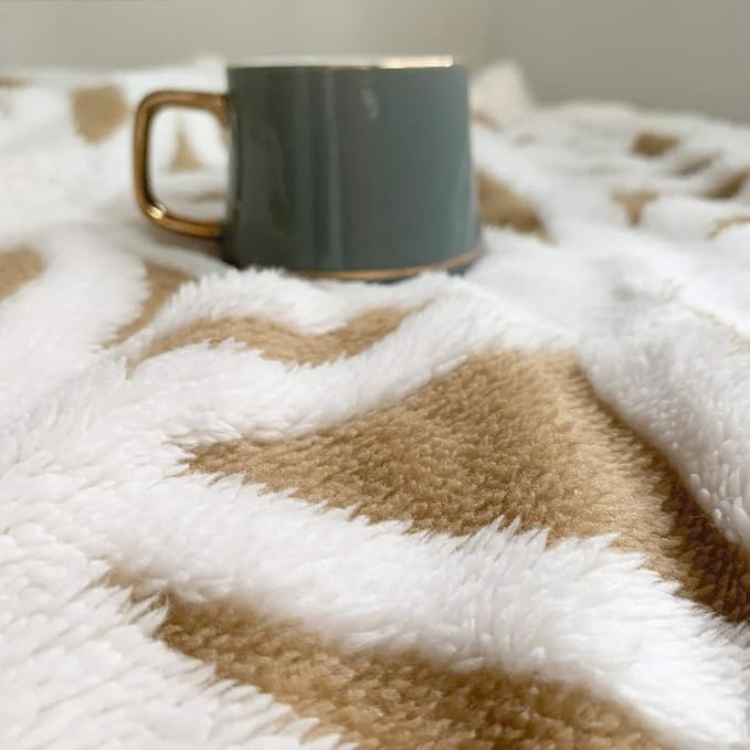LOMAO Sherpa Fleece Blanket for Mom Cozy Soft Throw Blanket for Women Men - Image 3