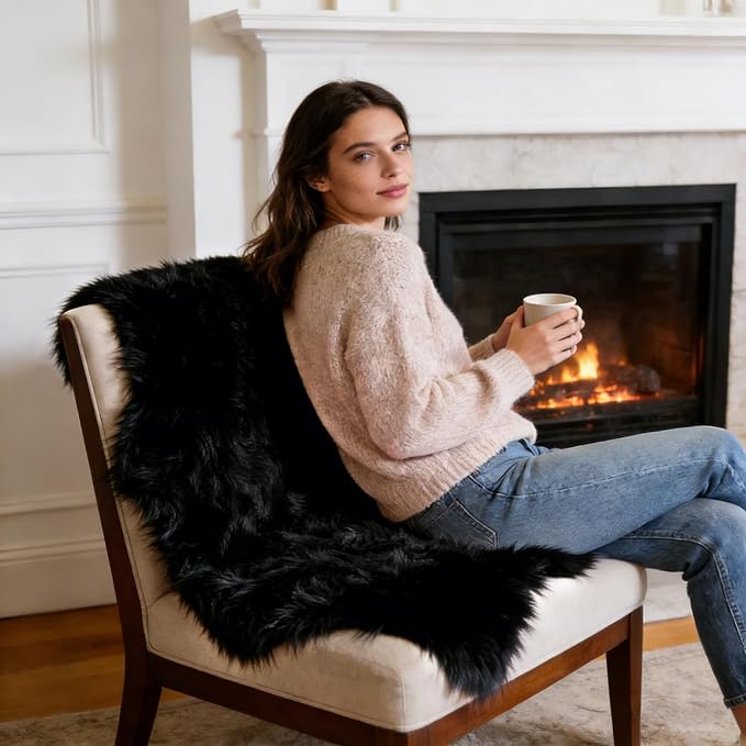 Ultra Soft Faux Fur Rug, Fluffy Shaggy 2 x 3 Ft Sheepskin Fur - Image 3