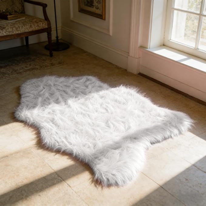 Ultra Soft Faux Fur Rug, Fluffy Shaggy 2 x 3 Ft Sheepskin Fur - Image 4