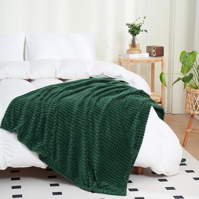 Puncuntex Flannel Fleece Throw Blanket Dark Green 108"×90", Super Soft Plush - Image 2