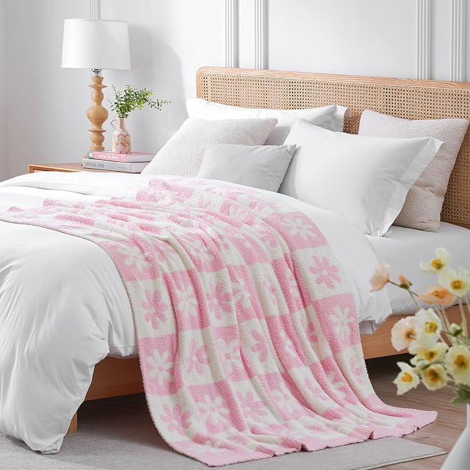 Snuggle Sac Checkered Blanket, 50x60 inches - Image 4
