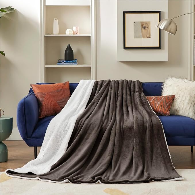 Bedsure GentleSoft Sherpa Fleece Twin Size Blanket - Image 4