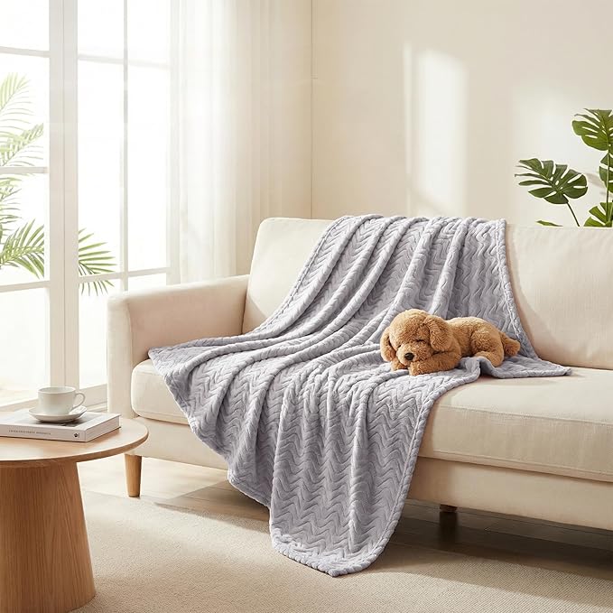 Exclusivo Mezcla King Blanket for Bed, Cozy Lightweight Fleece Blankets for All - Image 4
