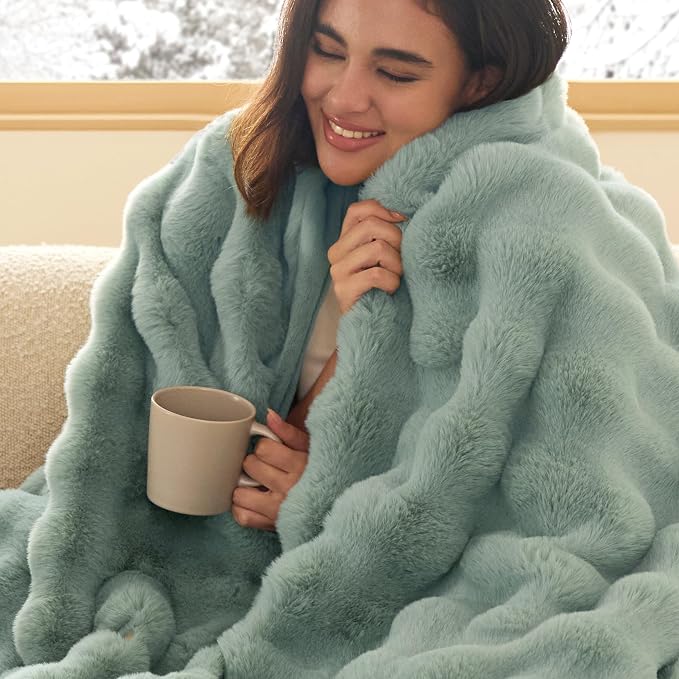 Bedsure GentleSoft Fluffy Fuzzy Twin Blanket, Soft Cozy Fleece Faux Fur Blanket by BEDSURE