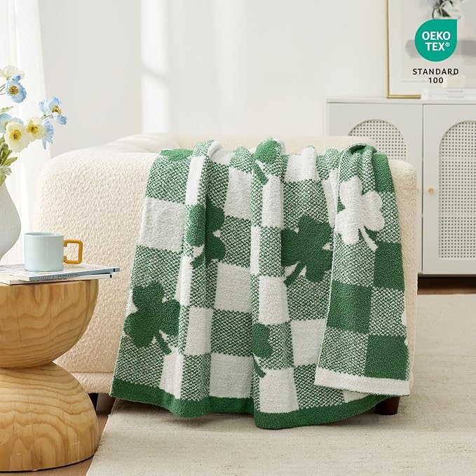 Snuggle Sac St.Patrick's Day Blanket, Lucky Spring Green Clover Shamrock Irish - Image 3