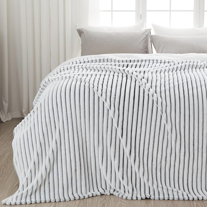 NEWCOSPLAY Super Soft Twin Blanket Black and White Premium Silky Flannel Fleece - Image 9