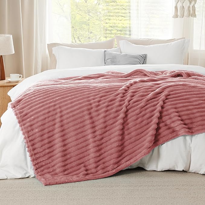 Bedsure GentleSoft Dusty Pink Fleece Queen Blanket - Image 2