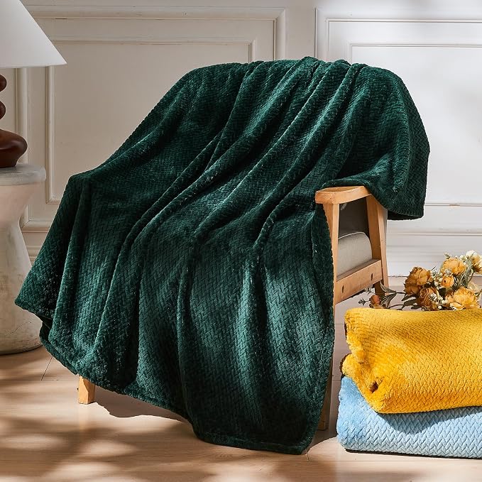 NEWCOSPLAY Super Soft Queen Blanket Forest Green Premium Silky Flannel Fleece - Image 2