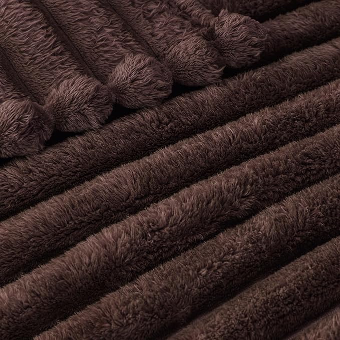 Exclusivo Mezcla Twin Size Flannel Fleece Blanket, Super Soft Striped Jacquard - Image 4