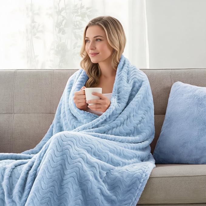 Exclusivo Mezcla King Blanket for Bed, Cozy Lightweight Fleece Blankets for All - Image 3