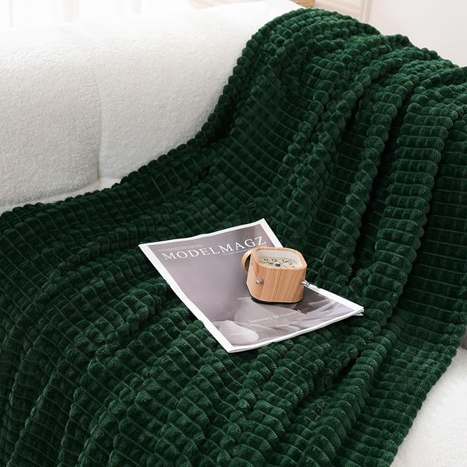 Puncuntex Flannel Fleece Throw Blanket Dark Green 90"×90", Super Soft Plush - Image 4