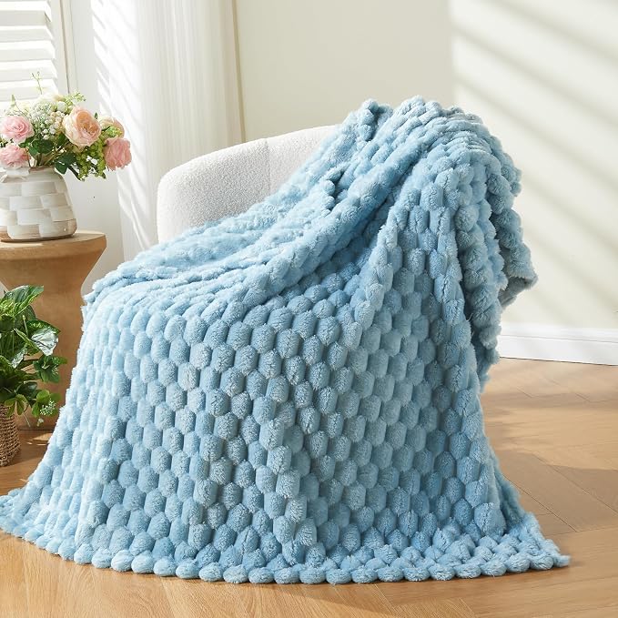 NEWCOSPLAY Super Soft Queen Blanket Blue Premium Silky Flannel Fleece 3D Clouds - Image 7