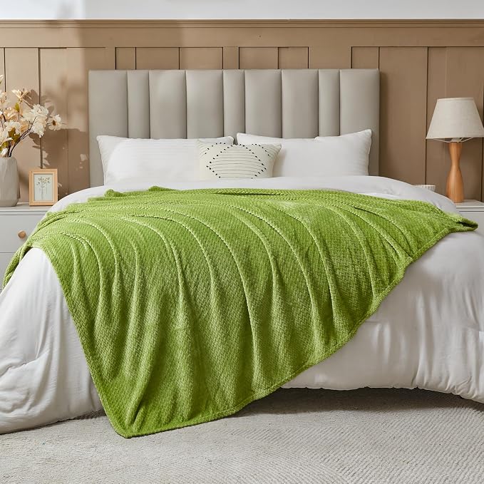 NEWCOSPLAY Super Soft Throw Blanket Green Premium Silky Flannel Fleece Leaves - Image 7