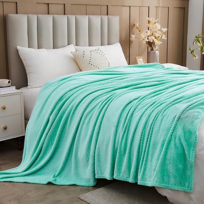 NEWCOSPLAY Super Soft Queen Blanket Aqua Premium Silky Flannel Fleece Leaves - Image 3
