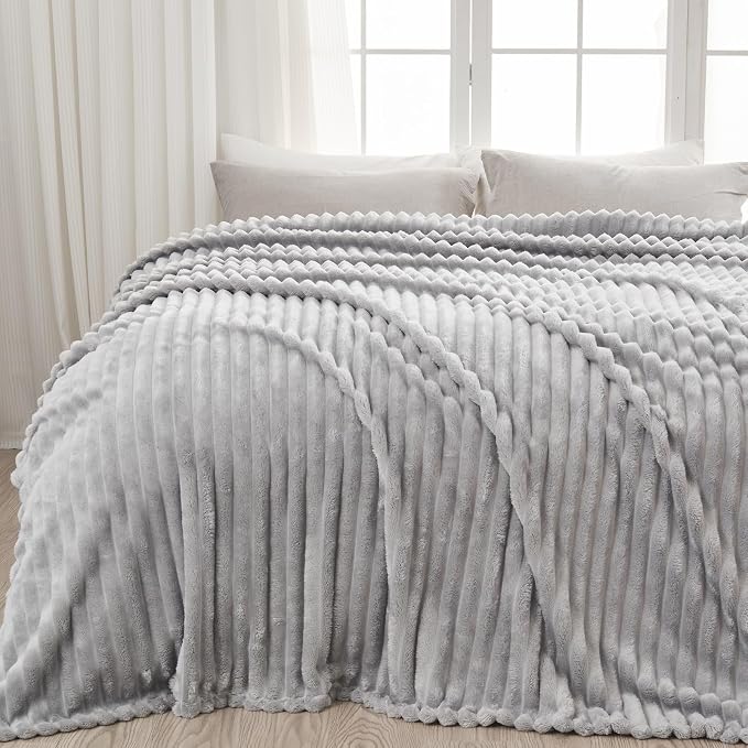 NEWCOSPLAY Super Soft Queen Blanket Light Grey Premium Silky Flannel Fleece 3D by NEWCOSPLAY