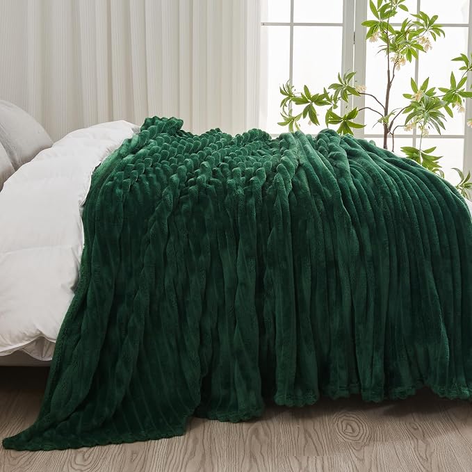 NEWCOSPLAY Super Soft Queen Blanket Dark Green Premium Silky Flannel Fleece 3D - Image 4