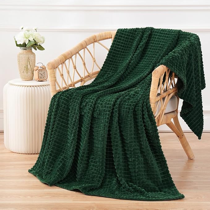 Puncuntex Flannel Fleece Throw Blanket Dark Green 60"×80", Super Soft Plush - Image 5