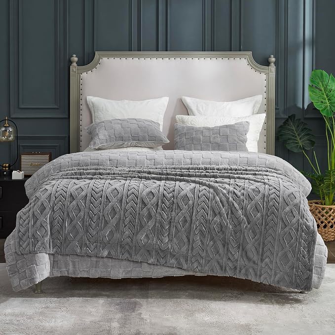 Cozy Bliss Faux Fur Throw Blanket - Image 4