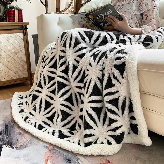 LOMAO Sherpa Fleece Blanket Fuzzy Soft Throw Blanket Dual Sided Blanket - Image 6