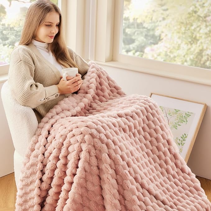 NEWCOSPLAY Super Soft Queen Blanket Pink Premium Silky Flannel Fleece 3D Clouds - Image 7