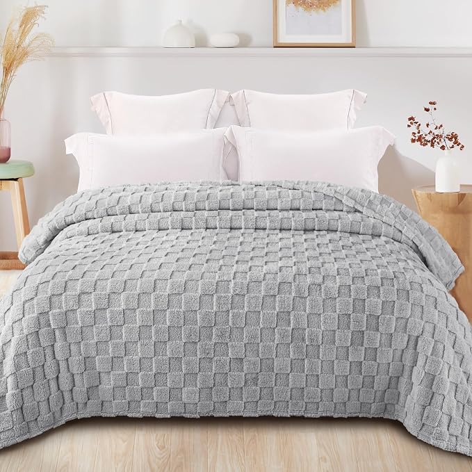 Exclusivo Mezcla King Size Flannel Fleece Blanket, Super Soft and Warm - Image 3
