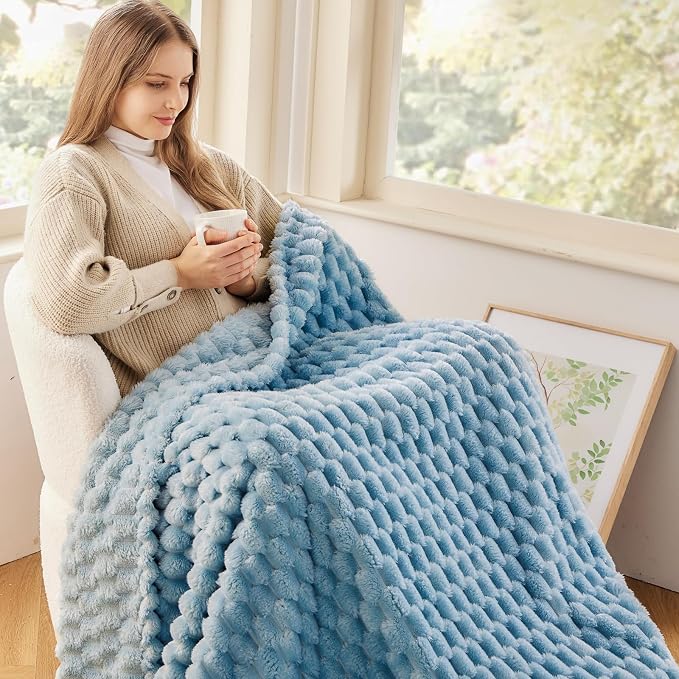 NEWCOSPLAY Super Soft Twin Blanket Blue Premium Silky Flannel Fleece 3D Clouds - Image 2