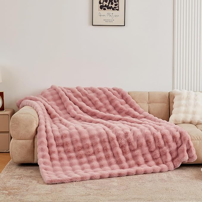 BENVWE Faux Fur Throw Blanket for Couch Bed by BENVWE