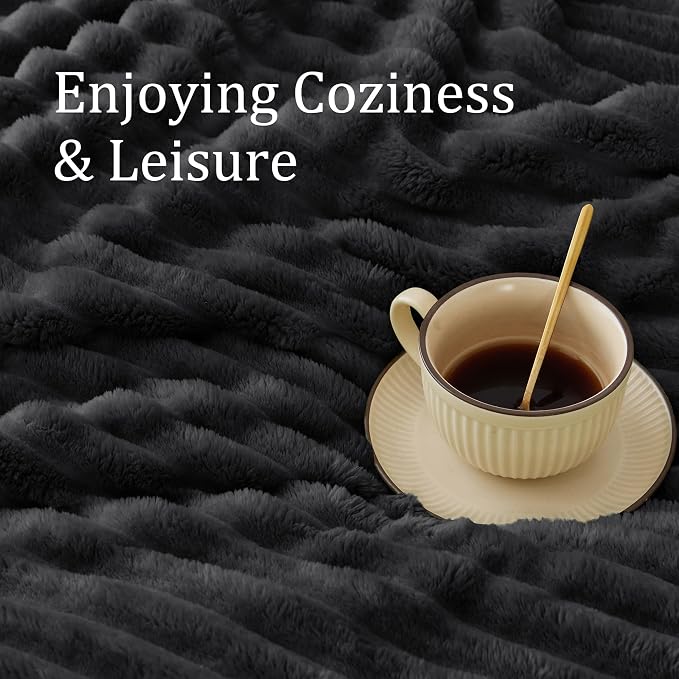 BEDELITE Fleece Black Throw Blanket - Image 5